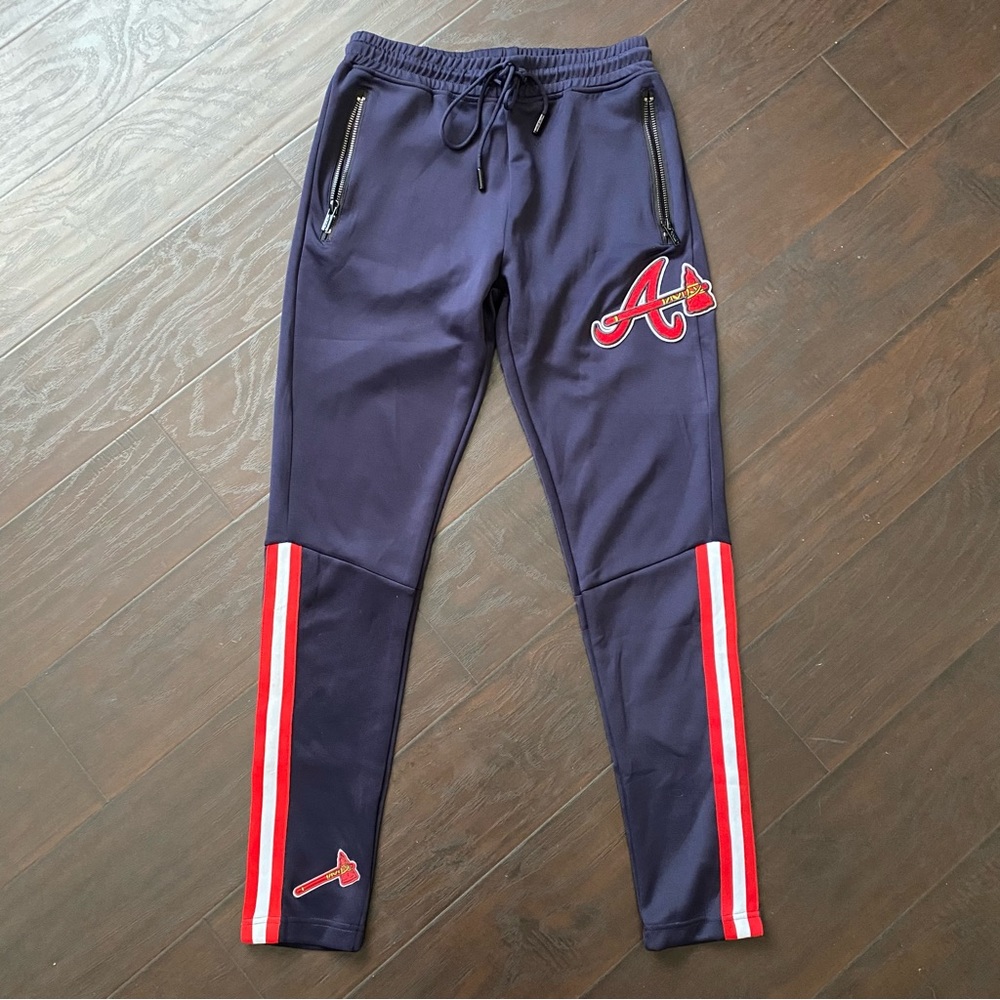 🎉 Host Pick 🎉 Atlanta Braves Pro Luxury 2-Piece Jacket & Joggers Tracksuit - Picture 9 of 16